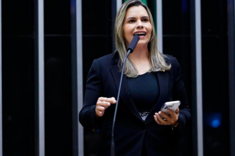 PL cogita deputada mais votada do Nordeste para vice de Flávio Bolsonaro