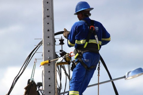 Coelba programa desligamentos de energia em bairros e povoados de Alagoinhas até 4 de setembro