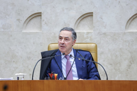 Na volta do STF aos trabalhos, Barroso rebate críticas sobre viagens de ministros