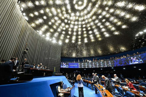 CCJ do Senado aprova PEC que veda punição a veículos por fala de entrevistados