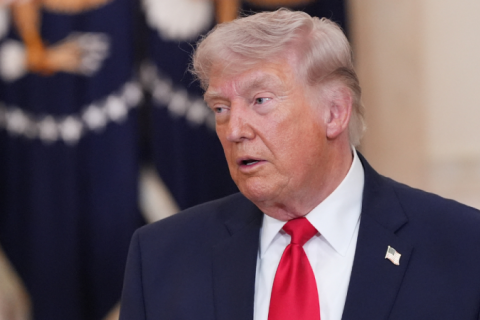 Trump ordena que Marinha ‘atire para matar’ em navios que instalem minas em Ormuz