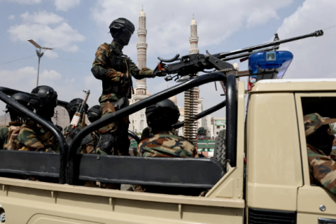 Irã e EUA trocam ameaças após ataques dos houthis agravarem conflito regional