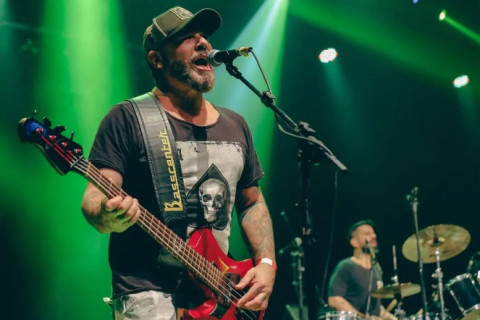 Mingau, do Ultraje a Rigor, abre os olhos pela primeira vez e apresenta melhoras na UTI