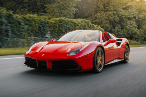 Ferrari prepara seu primeiro carro elétrico, que vai custar R$ 3 milhões