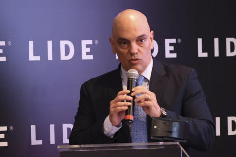 Moraes cobra resposta da PF sobre investigação de Elon Musk e X