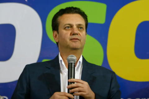 “Flávio está com problemas, mas não o vejo saindo da disputa”, diz Kassab