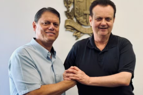 Tarcísio participa de convenção do PSD em apoio a Kassab, mas deixará evento antes da chegada de Caiado
