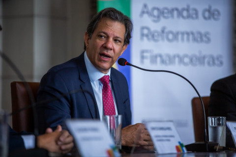 Haddad anuncia proposta de reoneração gradual da folha de pagamento
