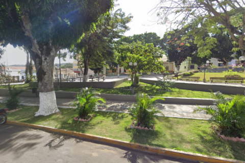 Criminosos matam sete pessoas a tiros em praça no interior do Ceará