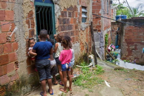 Governo de SP lança programa que pretende tirar 35 mil famílias da pobreza em dois anos