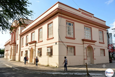 Prefeitura de Alagoinhas empossa 37 profissionais aprovados no REDA para reforçar a rede municipal de ensino