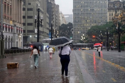 Centro-Sul do Brasil deve ter chuva nesta quarta