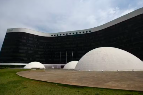TSE avalia regras para que plataformas previnam ataques à eleição e considera criar comissão fiscalizar big techs