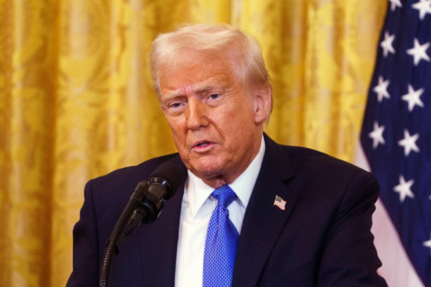 Trump recorre à Suprema Corte para demitir funcionário de alto escalão