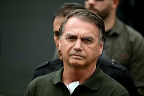 Bolsonaro realiza exames de ultrassom e resultados indicam a necessidade de cirurgia