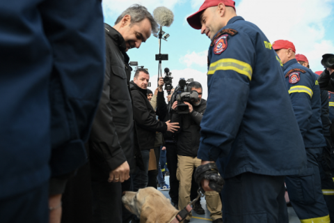 Grécia declara estado de emergência em Santorini após série de terremotos
